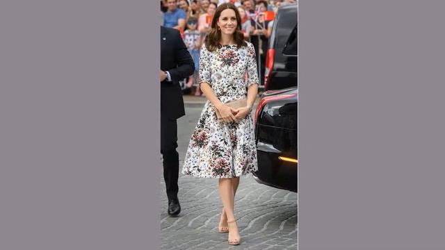 Топ Zara цветочная юбка и льняные эспадрильи спасаемся от зноя как королева Летиция смотреть онлайн