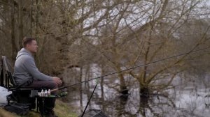 Рыбалка на реке с фидером весной. Юра Лисовский открывает сезон после  зимней спячки