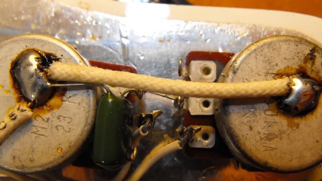 Fender Stratocaster JV 57 1982.wmv смотреть онлайн
