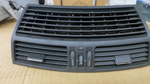 Дефлектор салонный центральный черный Mercedes S class W220 a2208300554, 2208300554 смотреть онлайн