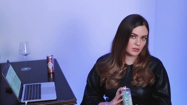 Вина в алюминиевой банке | Пробуем игристое вино Perle за 99 рублей  | Почему молодежь не пьет вино?