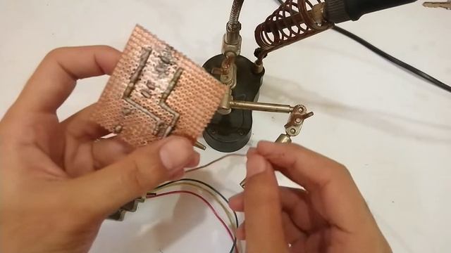 how to make Hand crank generator 2021 - Emergency phone charger