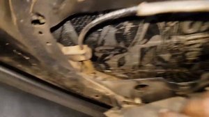 Вскрытие двери bmw x5 e53  Снятие дверной карты. Заклинил замок задней двери