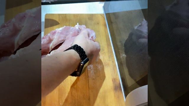 Учимся разделывать курицу своими руками. Короткий ролик от Казан TV