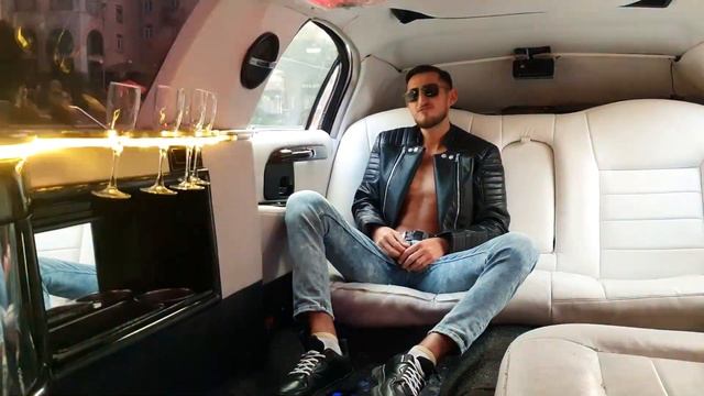 ДОМАШНИЙ МАКС? слушает Miyagi & Andy Panda - Minor в ЛИМО смотреть онлайн