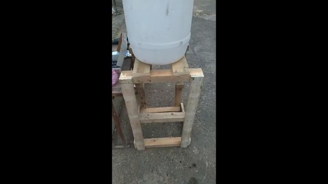 Ниппельная поилка для поросят быстро и просто. смотреть онлайн