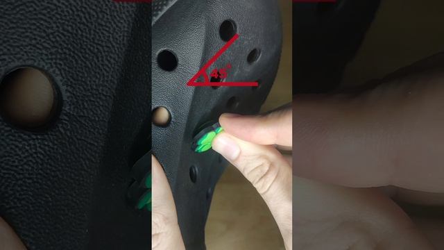How To Insert And Remove Crocs Jibbitz Charms Correctly! смотреть онлайн