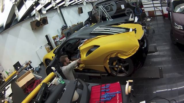 Nato-Oliv - Ferrari 488 GTB gelb смотреть онлайн