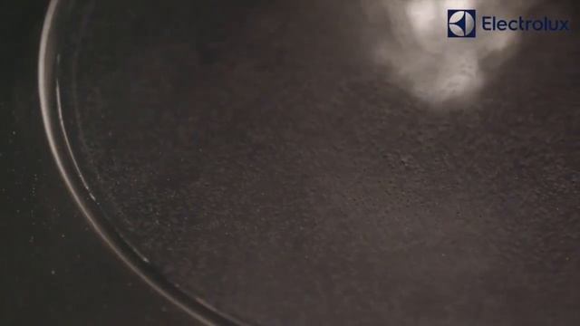 Видеообзор духовой шкаф Electrolux EOB93434AK Plus Steam смотреть онлайн