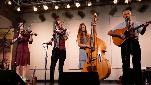"Rocky Island" ~ Strictly Strings ~ Old Time Jamboree смотреть онлайн