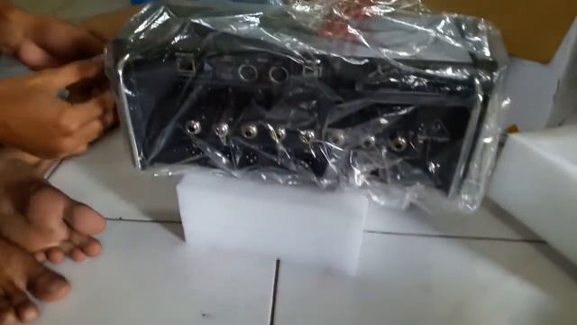 Unboxing mixer behringer x air xr16 смотреть онлайн