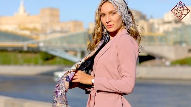 Платок шерстяной с шелковой бахромой "Сказки летней ночи", вид 2, 125х125 см смотреть онлайн