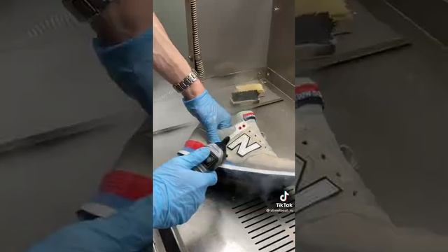 КАК ЧИСТИТЬ NEW BALANCE 574 #Shorts смотреть онлайн