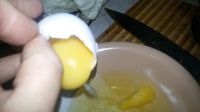 2. Куриные яйца. Проверка на оплодотворёность. Покупные. смотреть онлайн