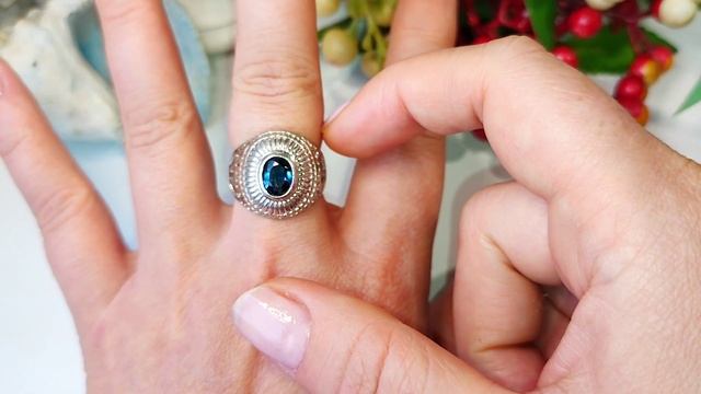 Роскошный, аристократичный перстень с топазом Лондон 2,5ct., 18 р-р, 7,8 гр, серебро 925