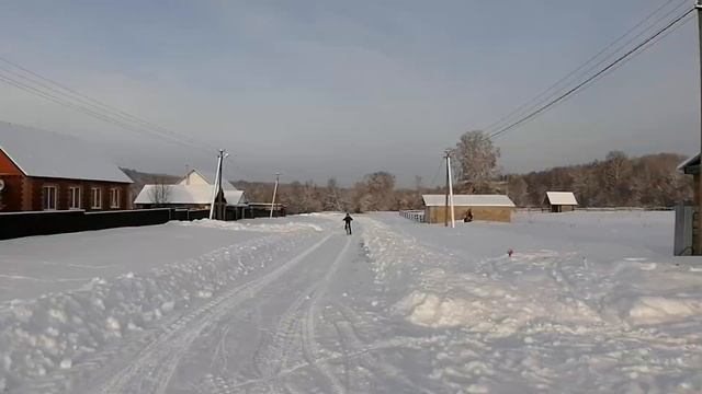 Еду на велосипеде зимой. смотреть онлайн