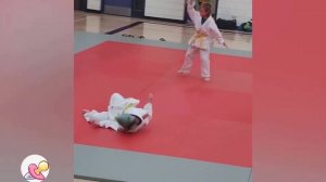 ??РЖАЛ ДО СЛЕЗ??УДАРЫ ПО ЯЙЦАМ??ЯЙЦА В СМЯТКУ??ДЕТСКИЙ СПОРТ