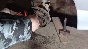 Как снять задний тормозной щиток Ваз 2114 #RAZNOBOY #ВАЗ2114 #какснять