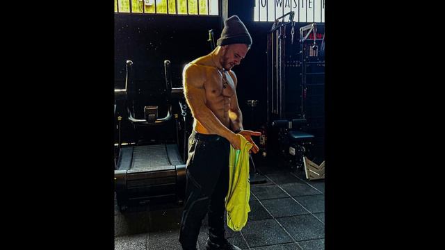 Hande Erçel broke up with Hakan Sabancı! смотреть онлайн