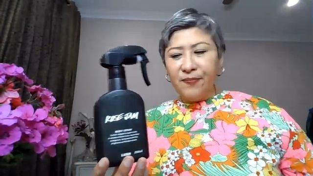 Копаюсь в чужой коллекции ароматов смотреть онлайн