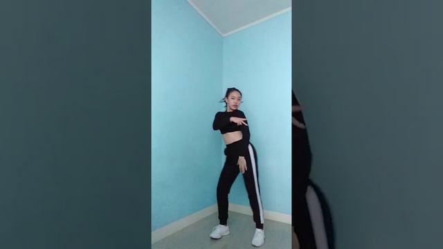 ITZY "WANNABE" full dance cover | V Ann смотреть онлайн