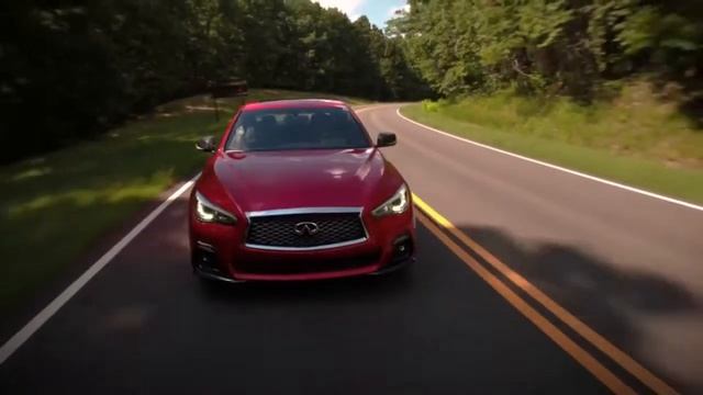 2017 Mercedes AMG E43 vs 2017 Infiniti Q50S Red Sport смотреть онлайн