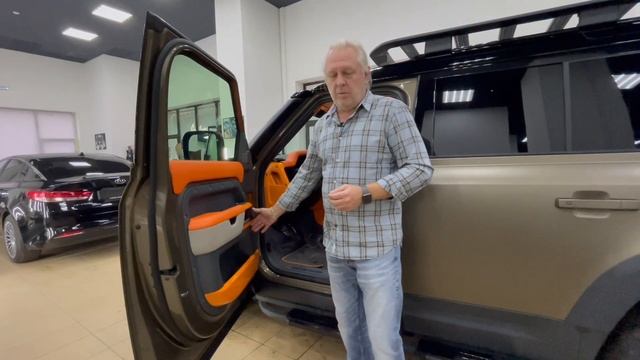 Автозвук в Land Rover Defender - установка музыки в машину смотреть онлайн
