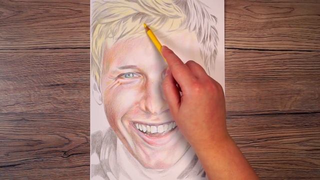 JUST 4 Pencils To Draw A Full Portrait?! смотреть онлайн
