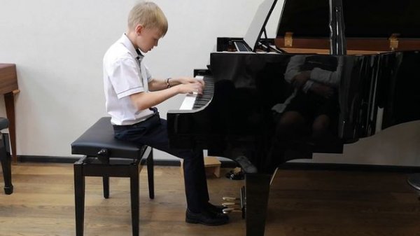 Г. Фрид "Весенняя песенка". Владислав Андрюхин. 3 год обучения (общее фортепиано) .