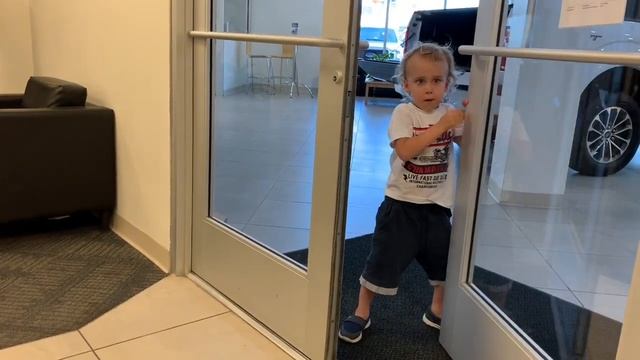 2й День в Америке выбираем ПИКАП на DODGE и FORD смотреть онлайн