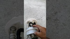 как снять топливный фильтр на х рей 2016года с ниссановским двигателем