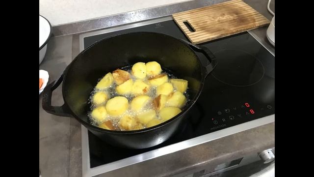 Блюдо Мясо с картошкой или картошка с мясом. Как приготовить картошку с мясом на индукционной плите смотреть онлайн