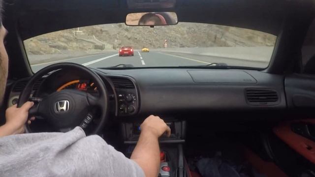 Uphill Battle: Honda S2000 vs Toyota MR2 смотреть онлайн