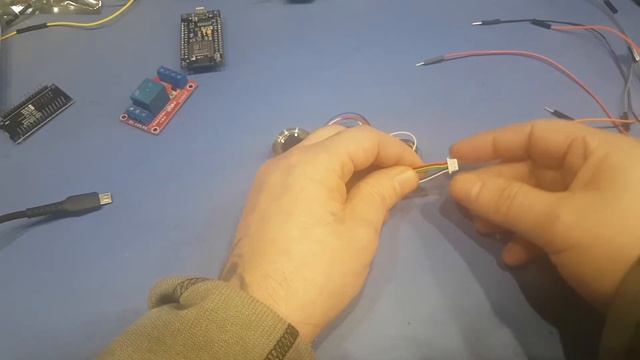 Add Fingerprint R503 with admin finger and relay to your project смотреть онлайн