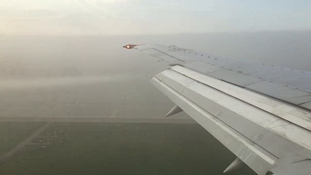 Landing with go around Moscow (Vnukovo) UTair Boeing 737-400 смотреть онлайн