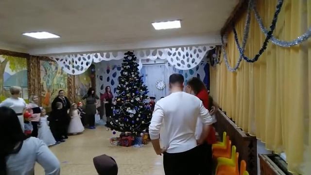 Хоровод с родителями "Ладошки" смотреть онлайн