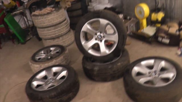 БМВ Х5 е53- Взял Разноширокие колеса R19 132 стиль. Прощай Подвеска)))) смотреть онлайн