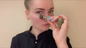 Массаж лица роллером из нефрита
