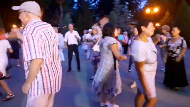 НЕ ВИДЕЛ НИЧЕГО ВОКРУГ! ТАНЦЫ ХАРЬКОВ СЧАСТЛИВЫЕ МОМЕНТЫ смотреть онлайн