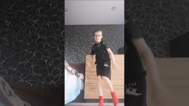 DANCE смотреть онлайн