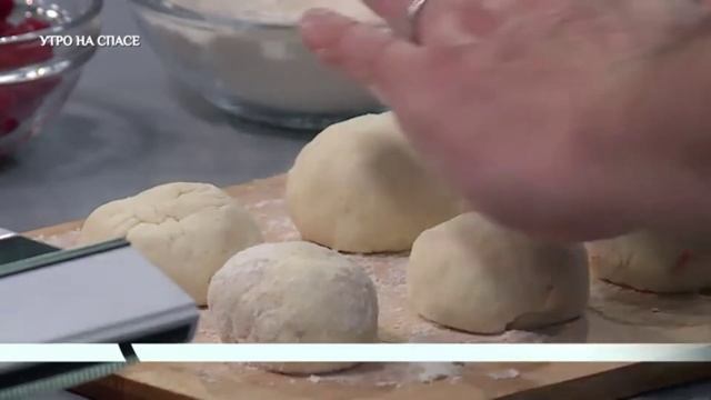 Сырники с ягодами смотреть онлайн