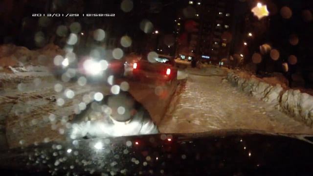 Видеорегистратор: женщина за рулем смотреть онлайн