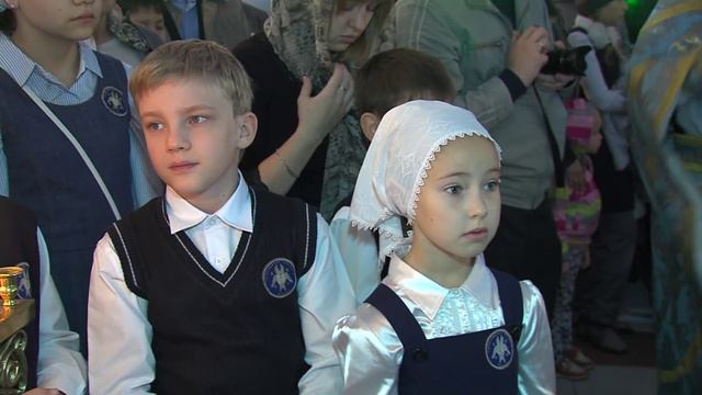 Митрополит Никодим благословил учеников на начало учебного года смотреть онлайн