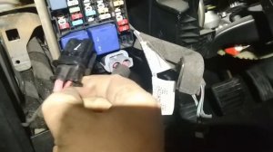 Renault Fluence совсем потух,разбираемся почему.