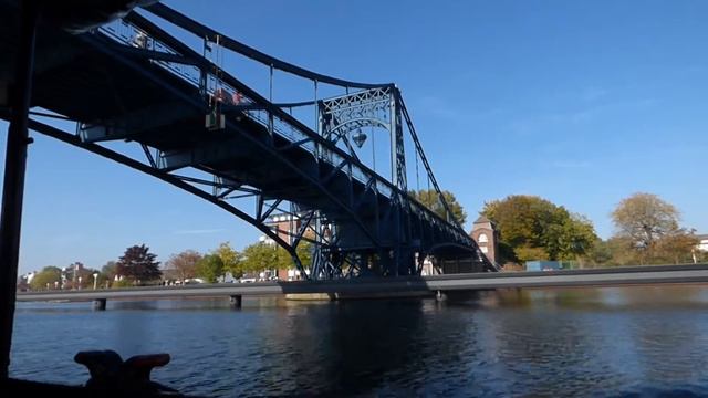 Порт в городе Wilhelmshaven и много корабликов смотреть онлайн