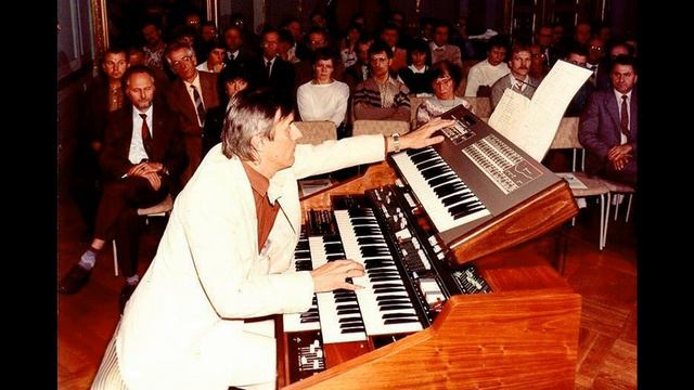 The sounds of the Vermona Solist ... 3 manual organ. (updated) смотреть онлайн