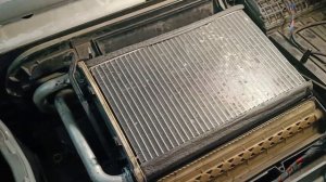 Мерседес Actros МP 5 Плохо греет печка дует холодным.