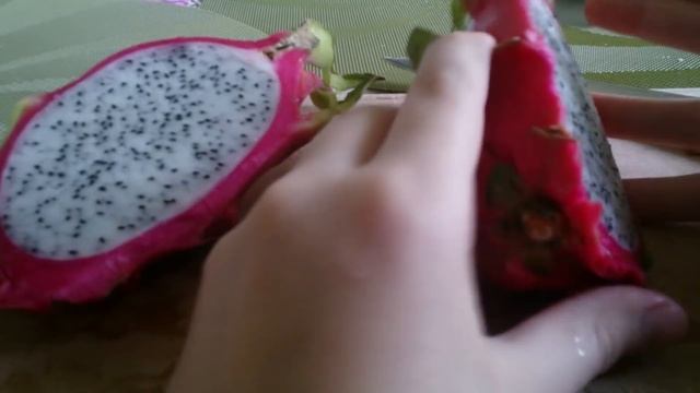 Экзотический фрукт-питахайя, драконий глаз, Dragonfruit.