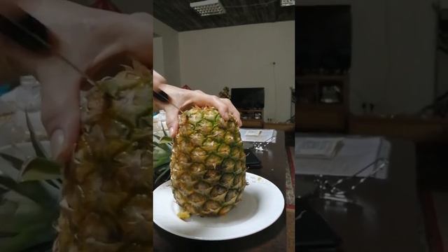Пробуем чистить ананас дольками! Эксперемент?? смотреть онлайн