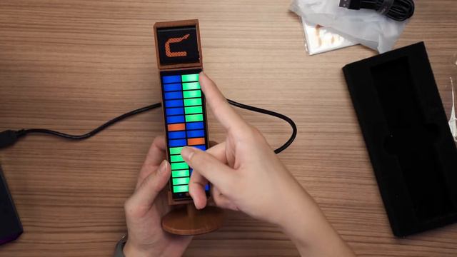 AFFORDABLE microphone with RGB?! Comica RGB Umic review! смотреть онлайн